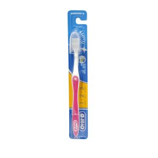 ORAL B TOOTH BRUSH WITH TONGUE CLEANER MEDIUM